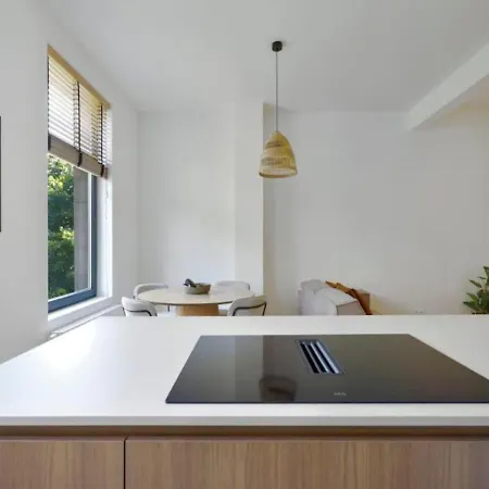 Elegant Escape In Hartje Zuid Apartment Antwerp